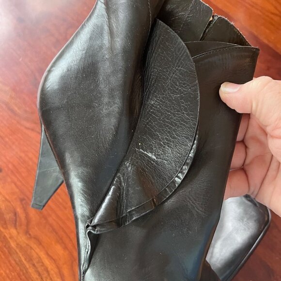 Mark by Marc Jacobs Black Leather ruffle Heeled Bootie- Size 40 (US 9) - Picture 6 of 9